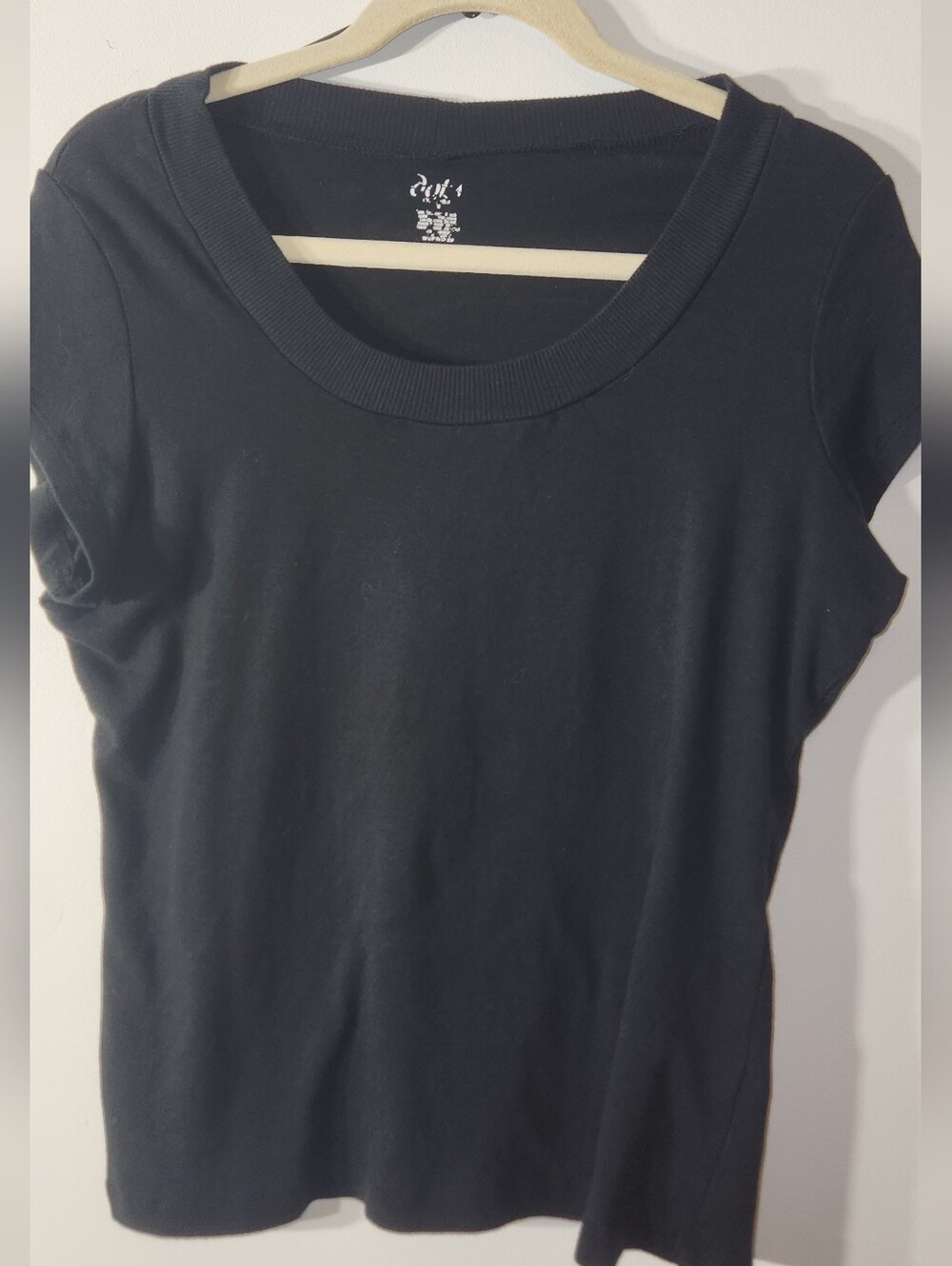 🖤Classic🖤Black Women's Crew Neck Tee. Soft. Large. Simple.